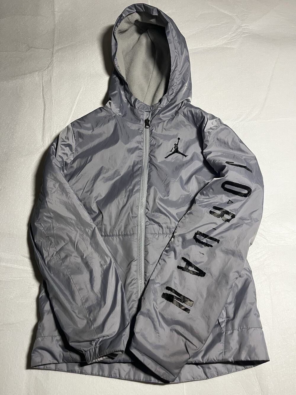 Jordan Boys Large 12-13 Gray Hooded Windbreaker Jacket Jumpman Spellout Fleece
